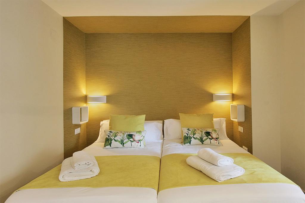 Apartamentos Malagueta Urban Beach Málaga Esterno foto