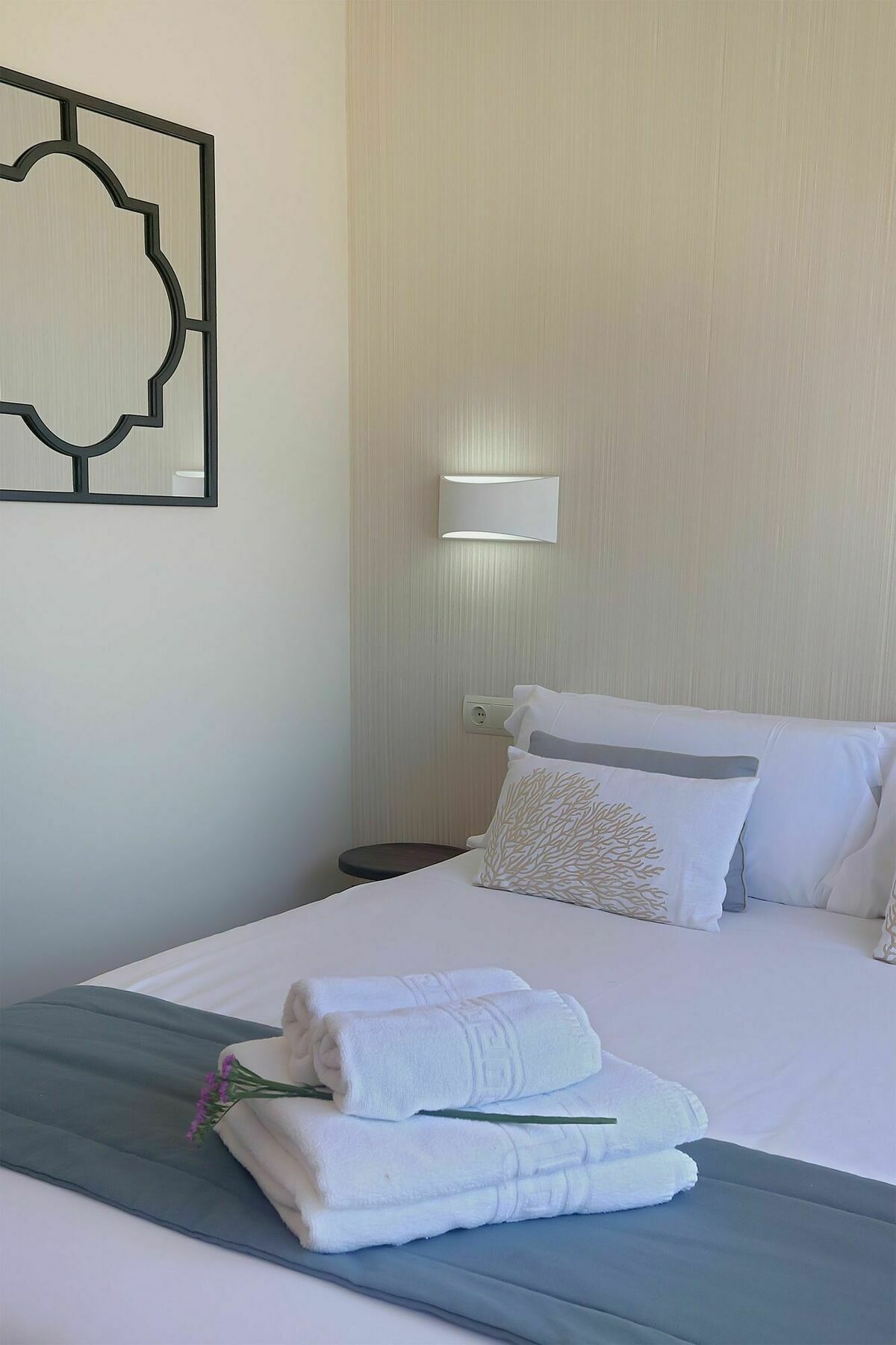 Apartamentos Malagueta Urban Beach Málaga Esterno foto